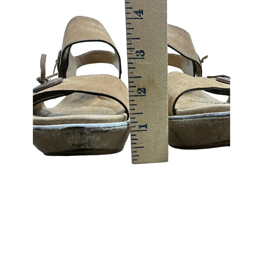 Earth Fauna Wedge Women's Sz 9.5 Button Earthy Artsy Lagenlook